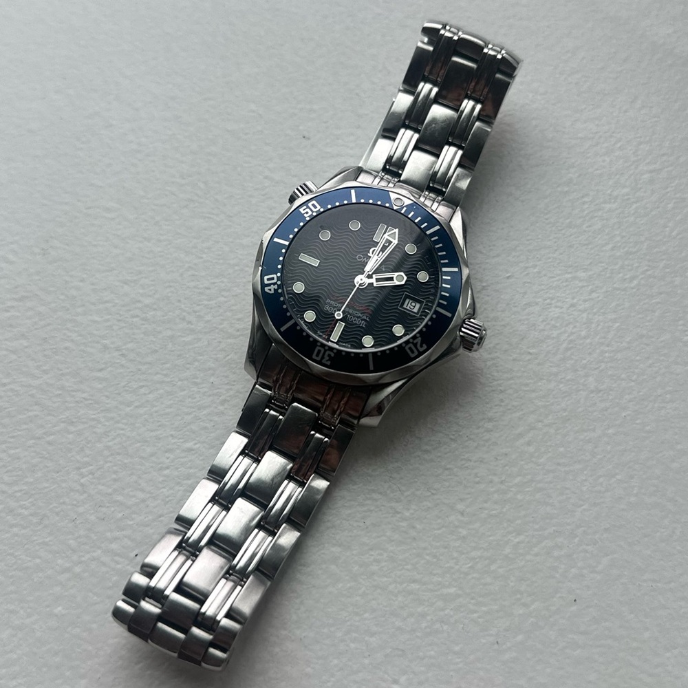 Omega 300m Professional Seamaster Blue and Silver Dive Watch - (36mm) - Picture 2 of 9